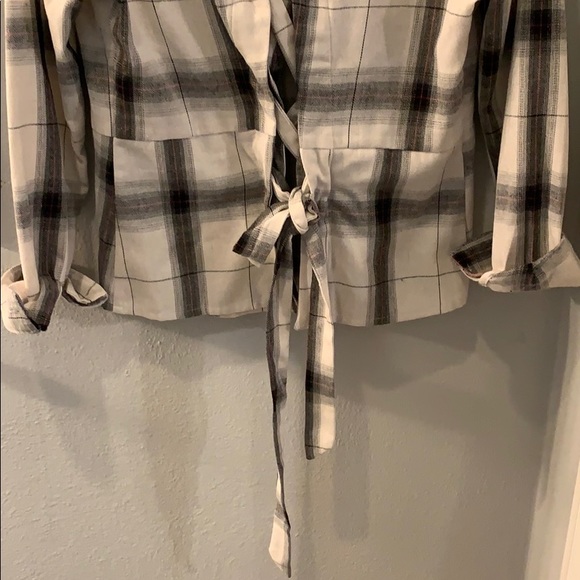 Heartloon button up long sleeve with tie back - Picture 5 of 8